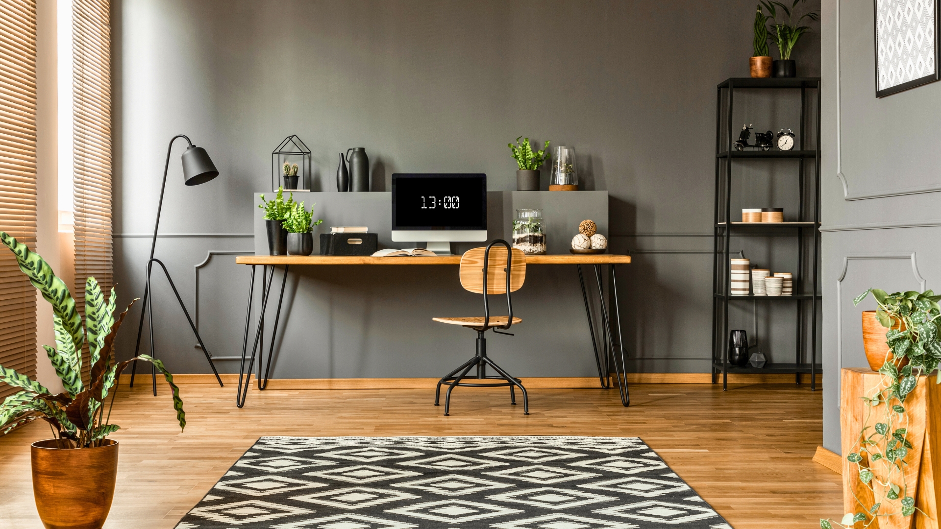 Cost-effective Ideas for Custom-made Home-based Office Furniture