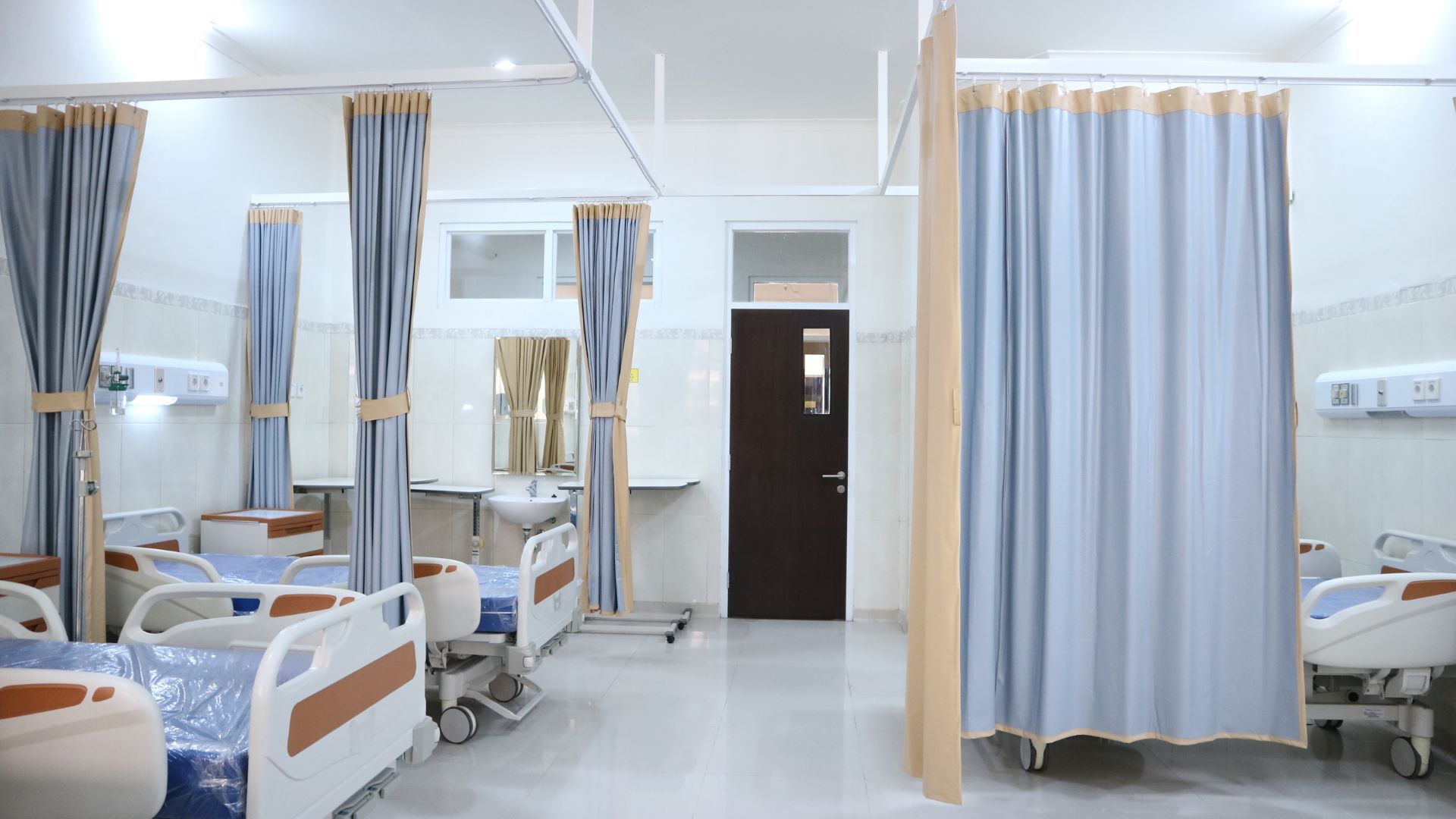 Hospital furniture in India